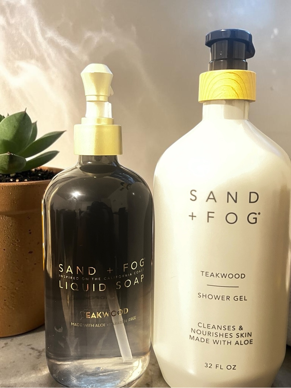 Sand + Fog Teakwood Liquid Hand Soap - Clear/Black